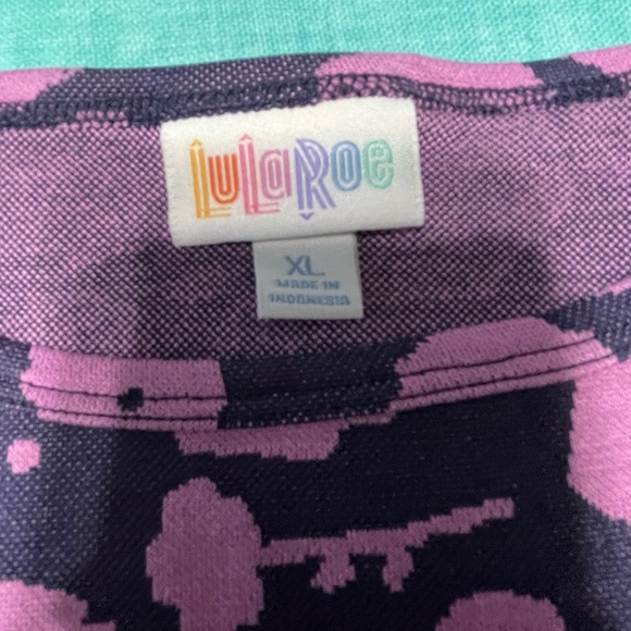 LulaRoe Irma shirt - Picture 2 of 2